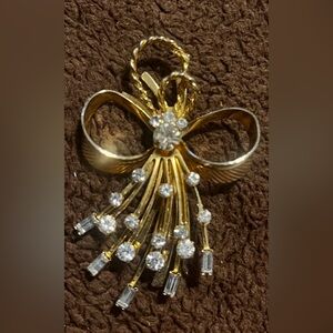 Elegant Gold Bow Pendant Necklace by Sarah Coventry